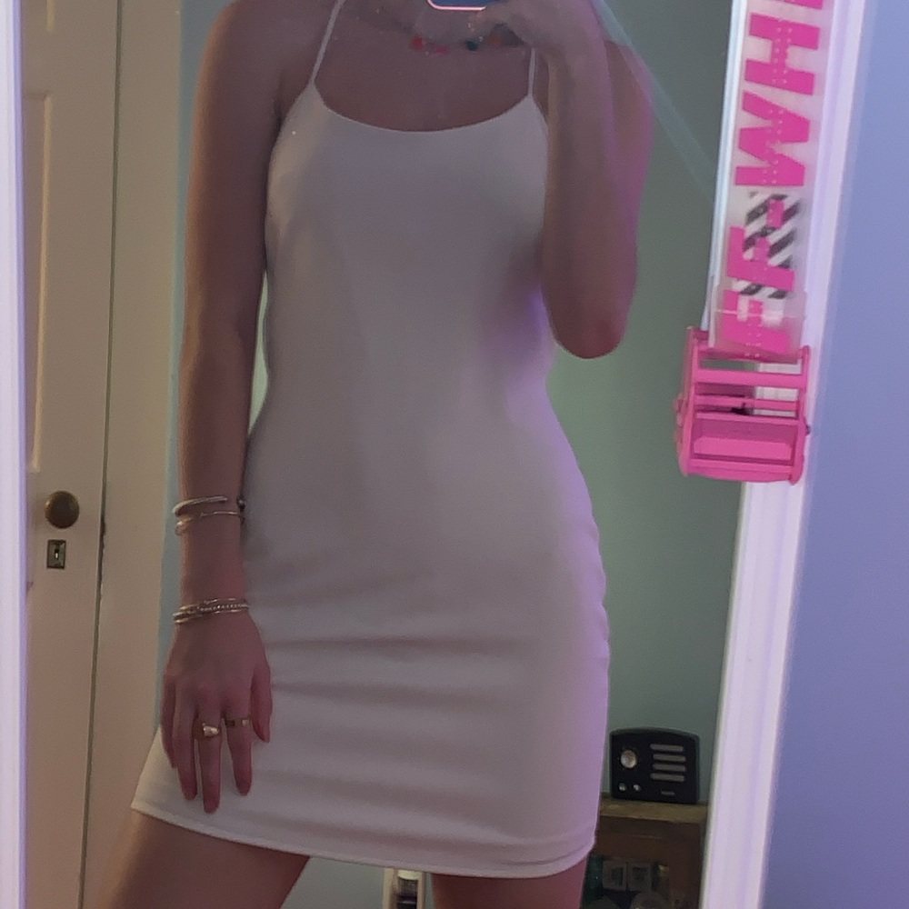 White fitted dress with lace up back - Picture 1 of 2